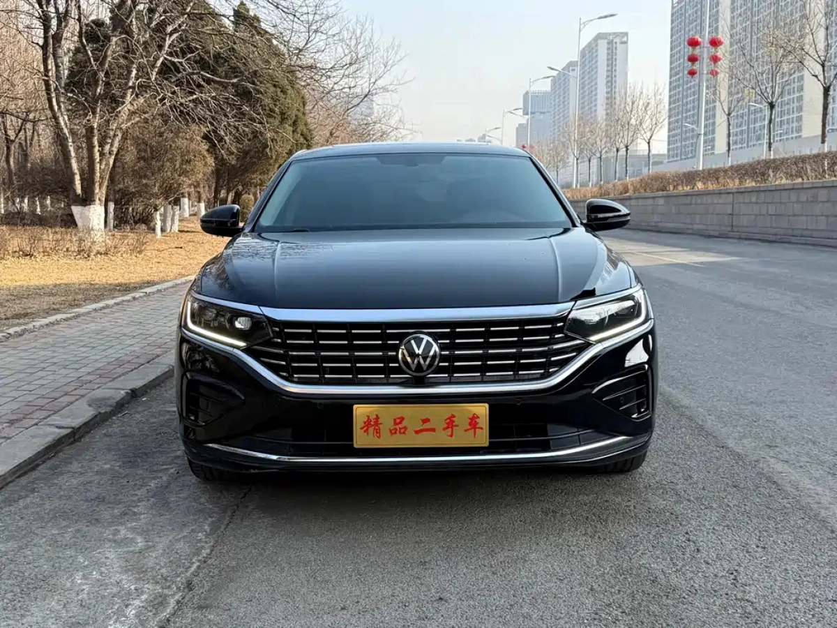VOLKSWAGEN PASSAT  2023