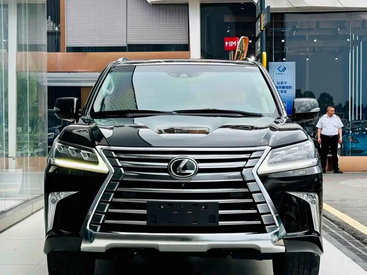 LEXUS LX