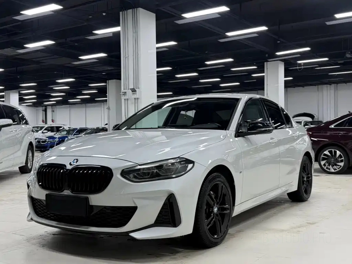 BMW 1-SERIES  2022