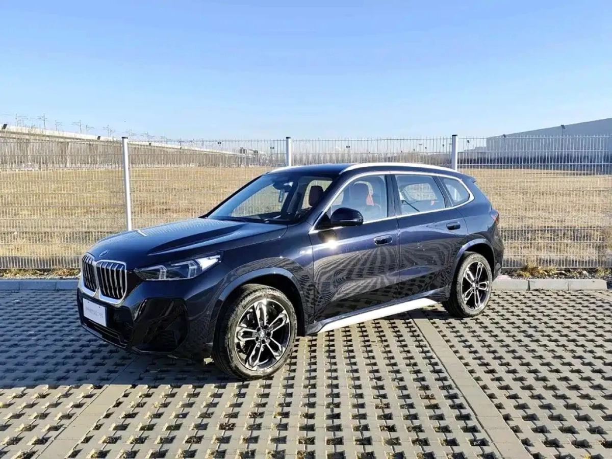 BMW X1  2025