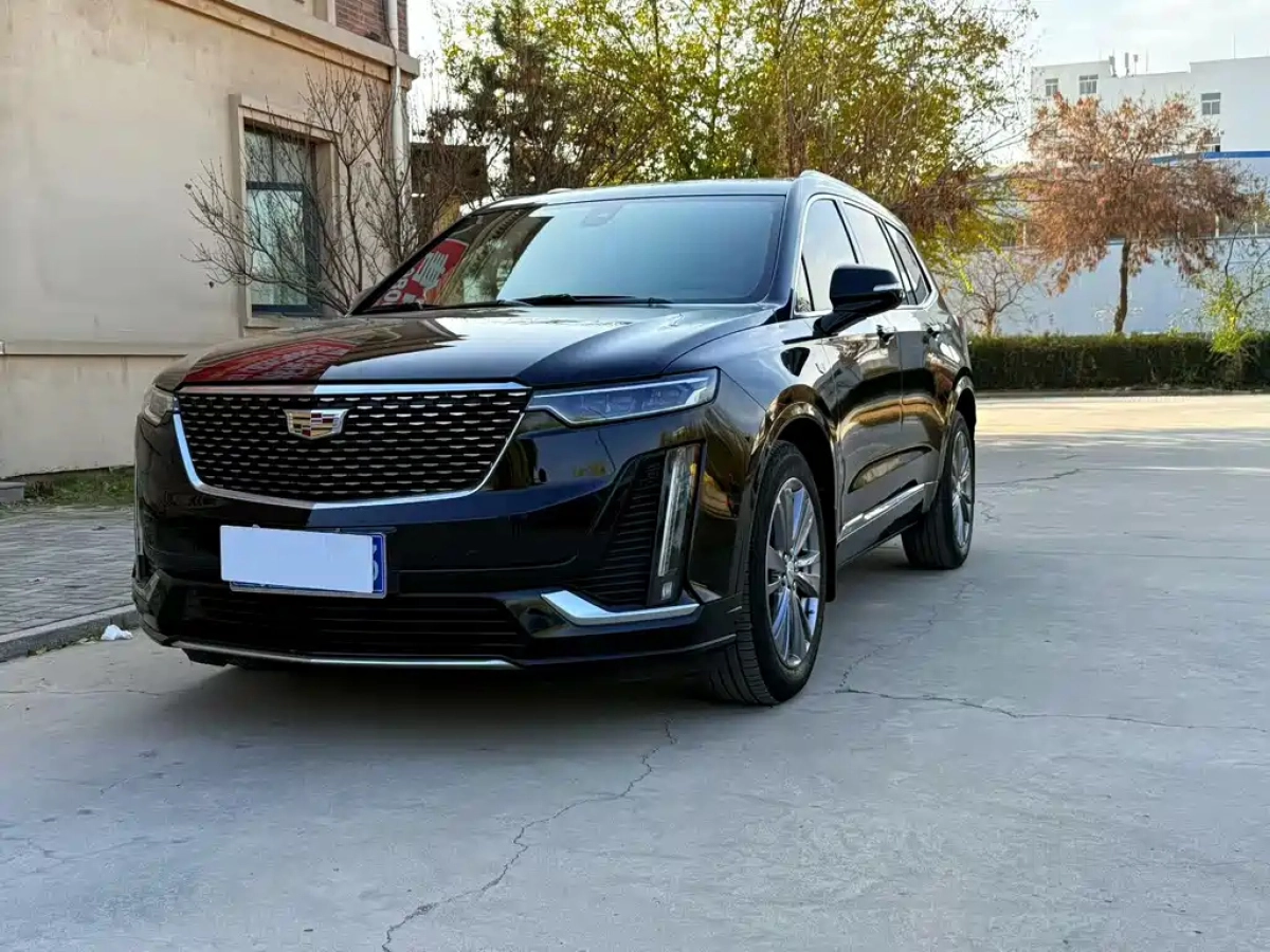 CADILLAC XT6