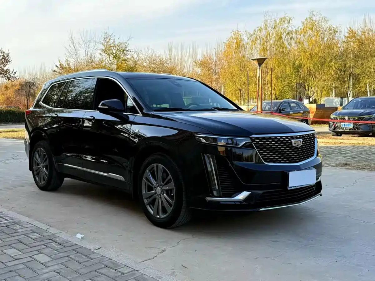 CADILLAC XT6