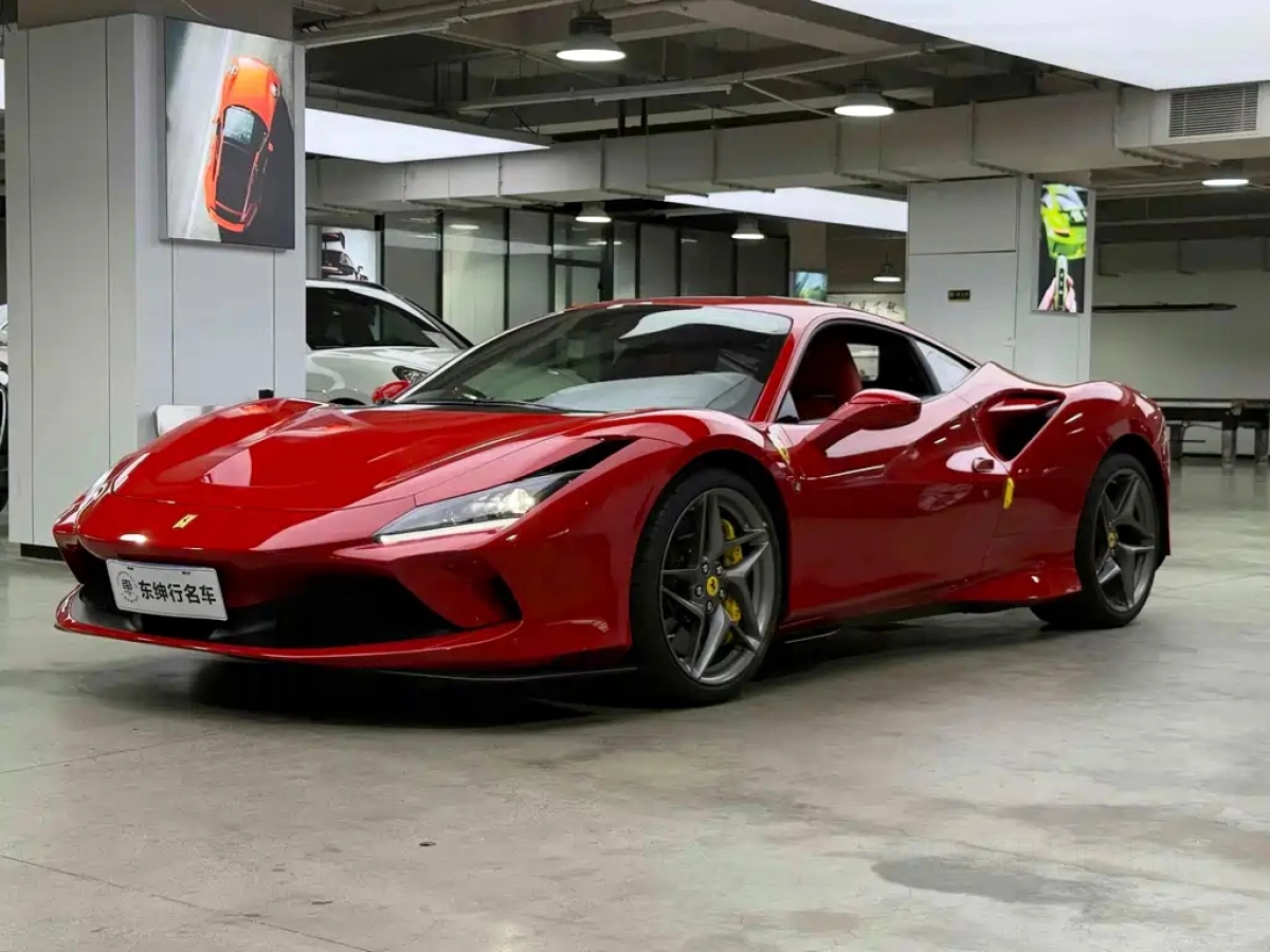 FERRARI F8  2023