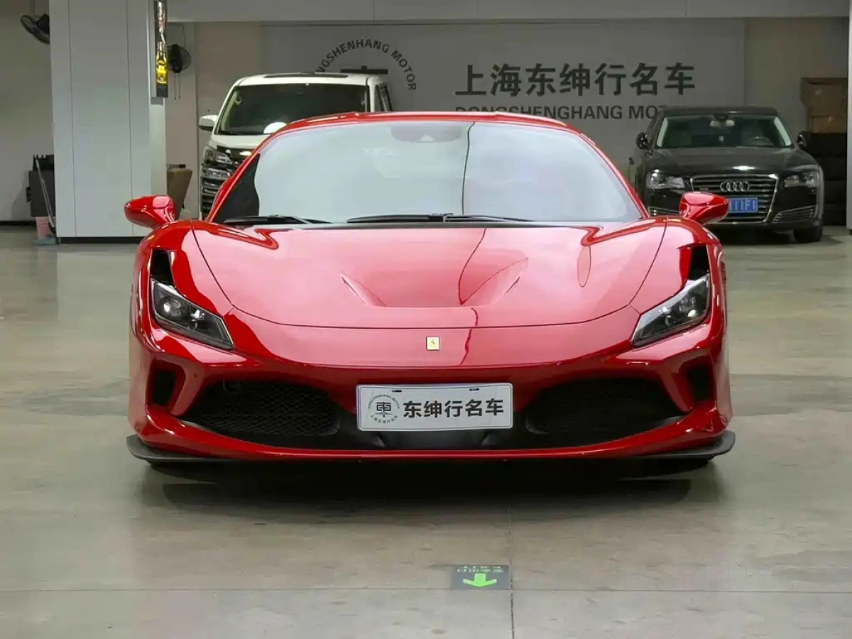FERRARI F8