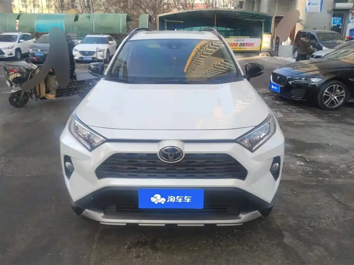 TOYOTA RAV4