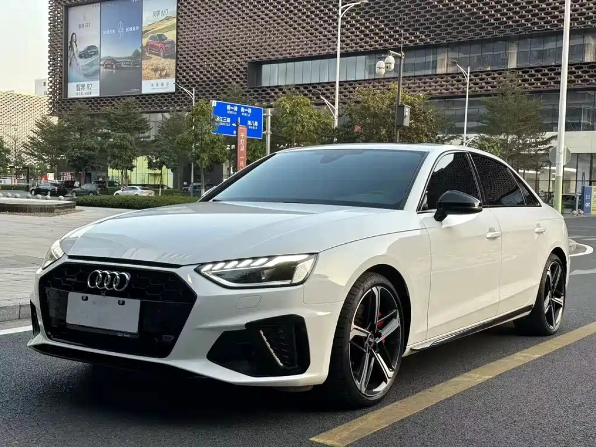 AUDI A4L  2022