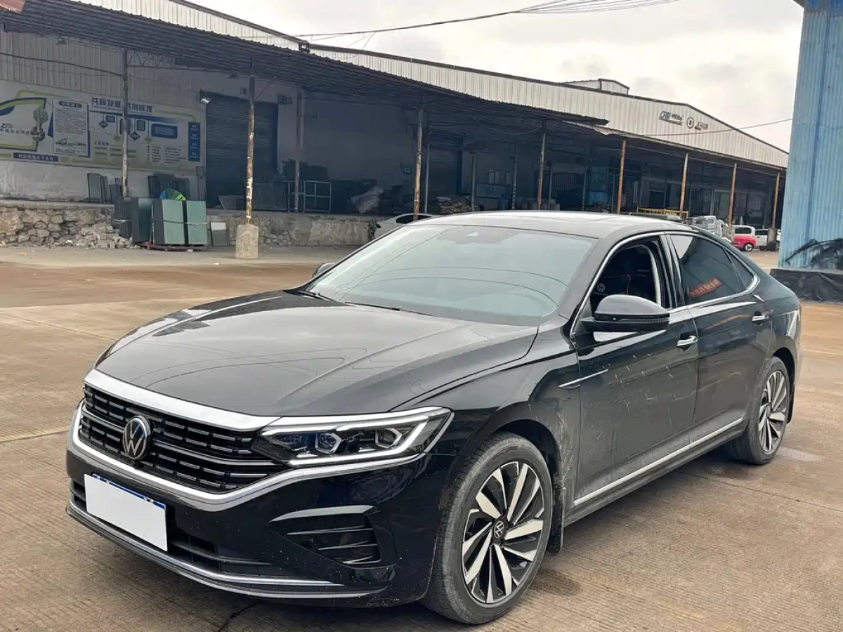 VOLKSWAGEN PASSAT