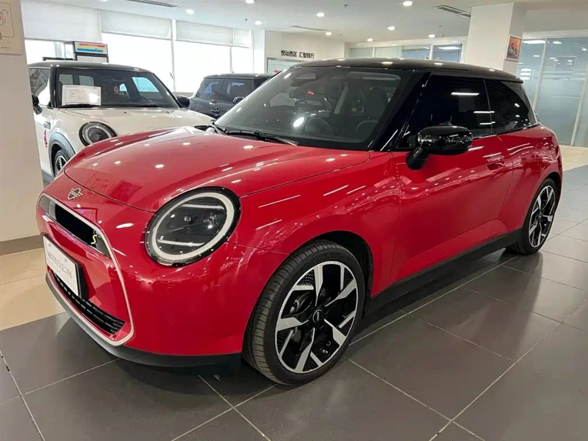 MINI COOPER SE  2024