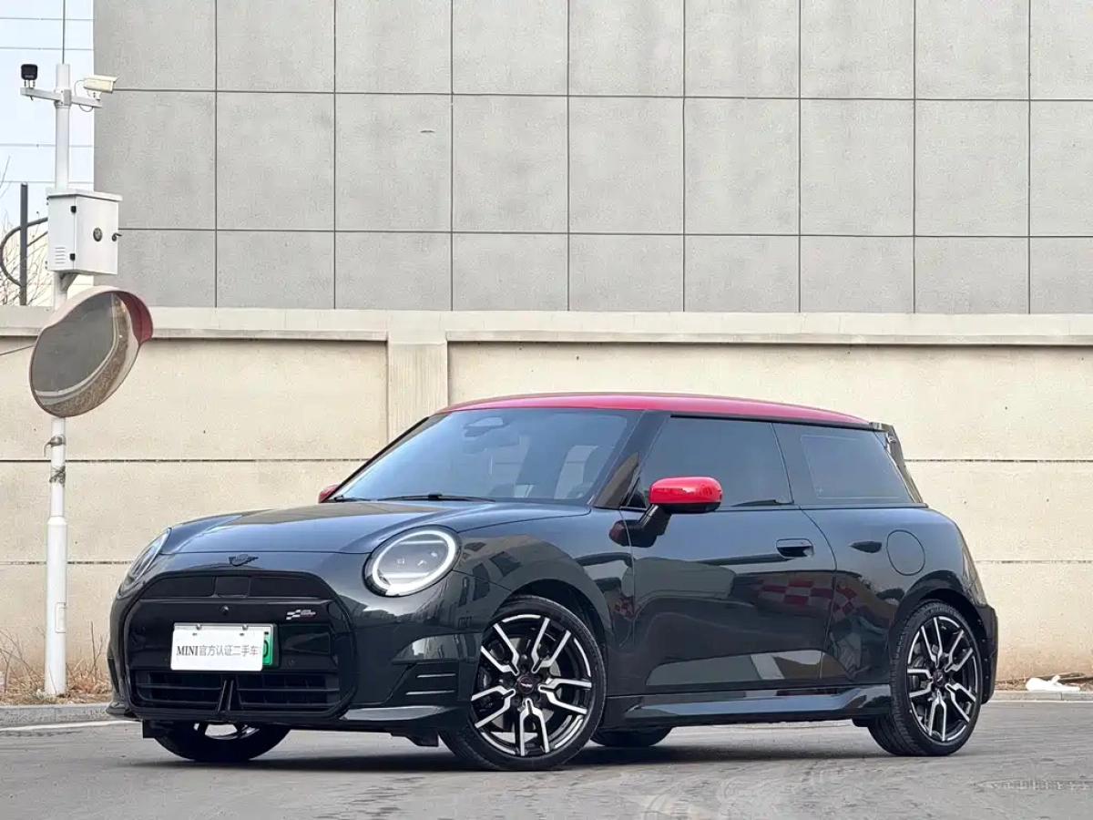 MINI COOPER SE  2024