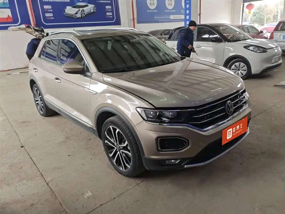 VOLKSWAGEN T-ROC