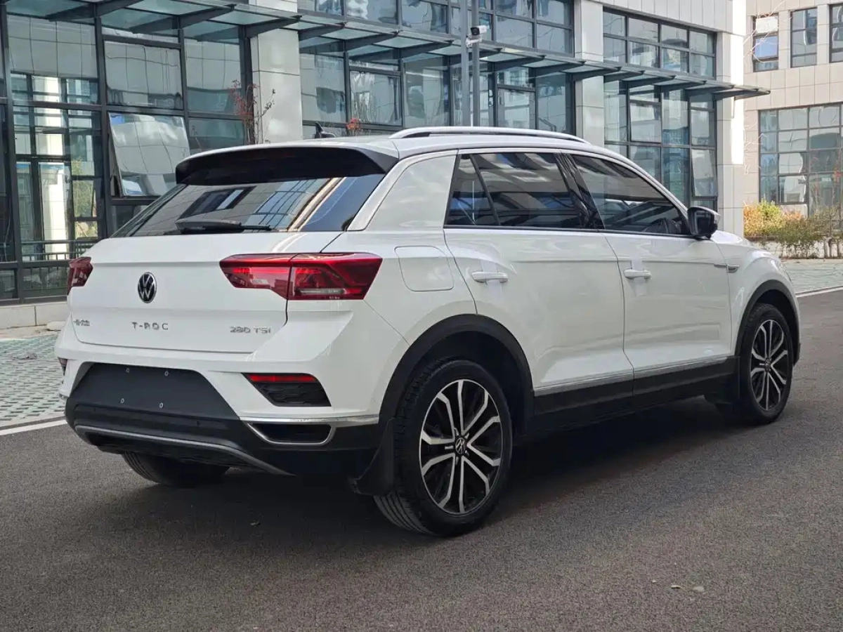 VOLKSWAGEN T-ROC