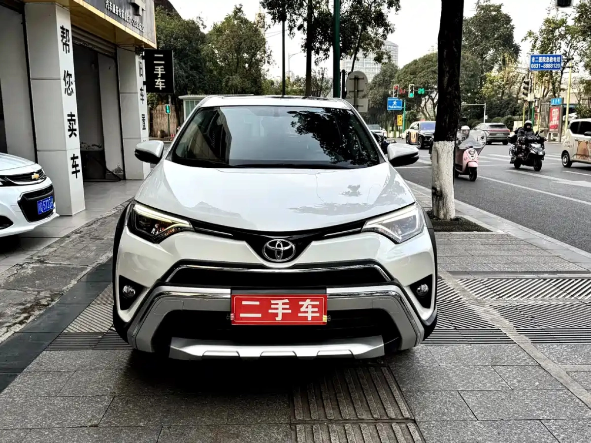 TOYOTA RAV4