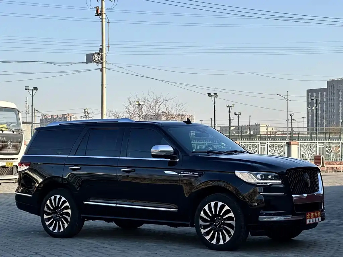 LINCOLN NAVIGATOR