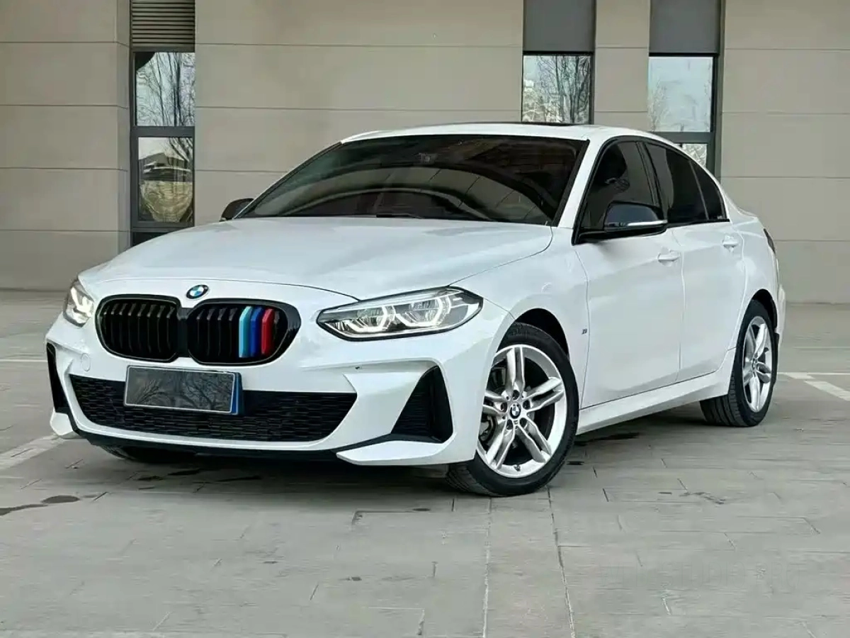 BMW 1-SERIES  2023