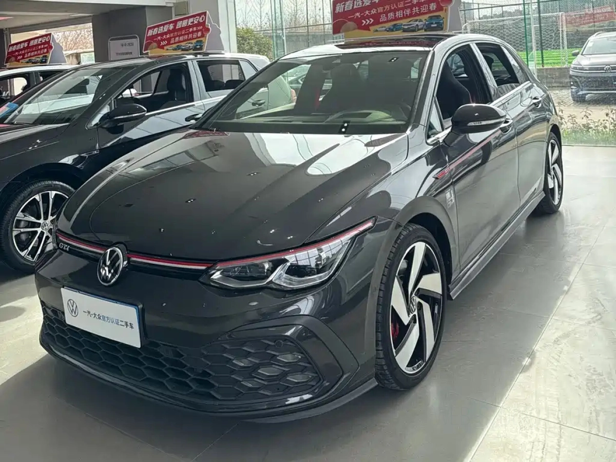 VOLKSWAGEN GOLF GTI  2022