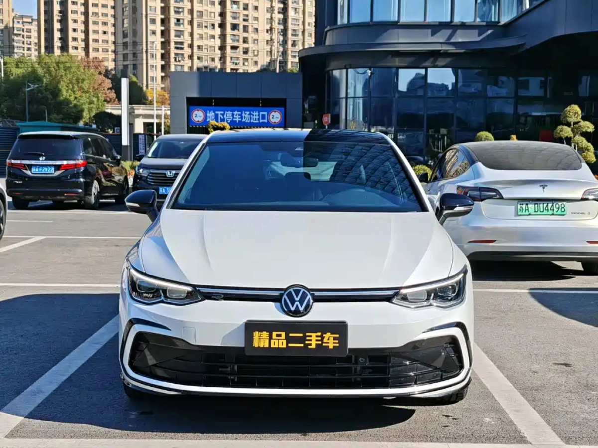 VOLKSWAGEN GOLF