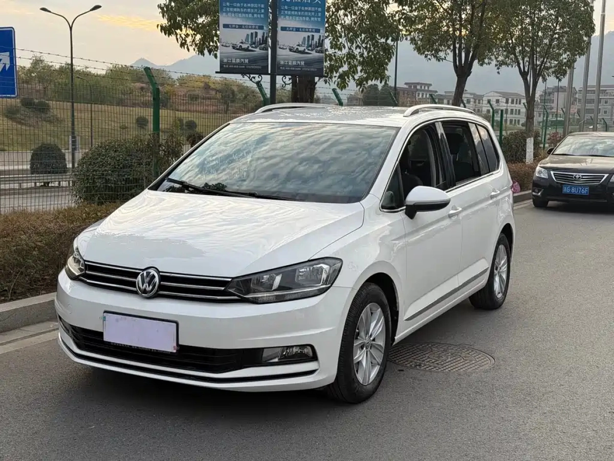 VOLKSWAGEN TOURAN  2019