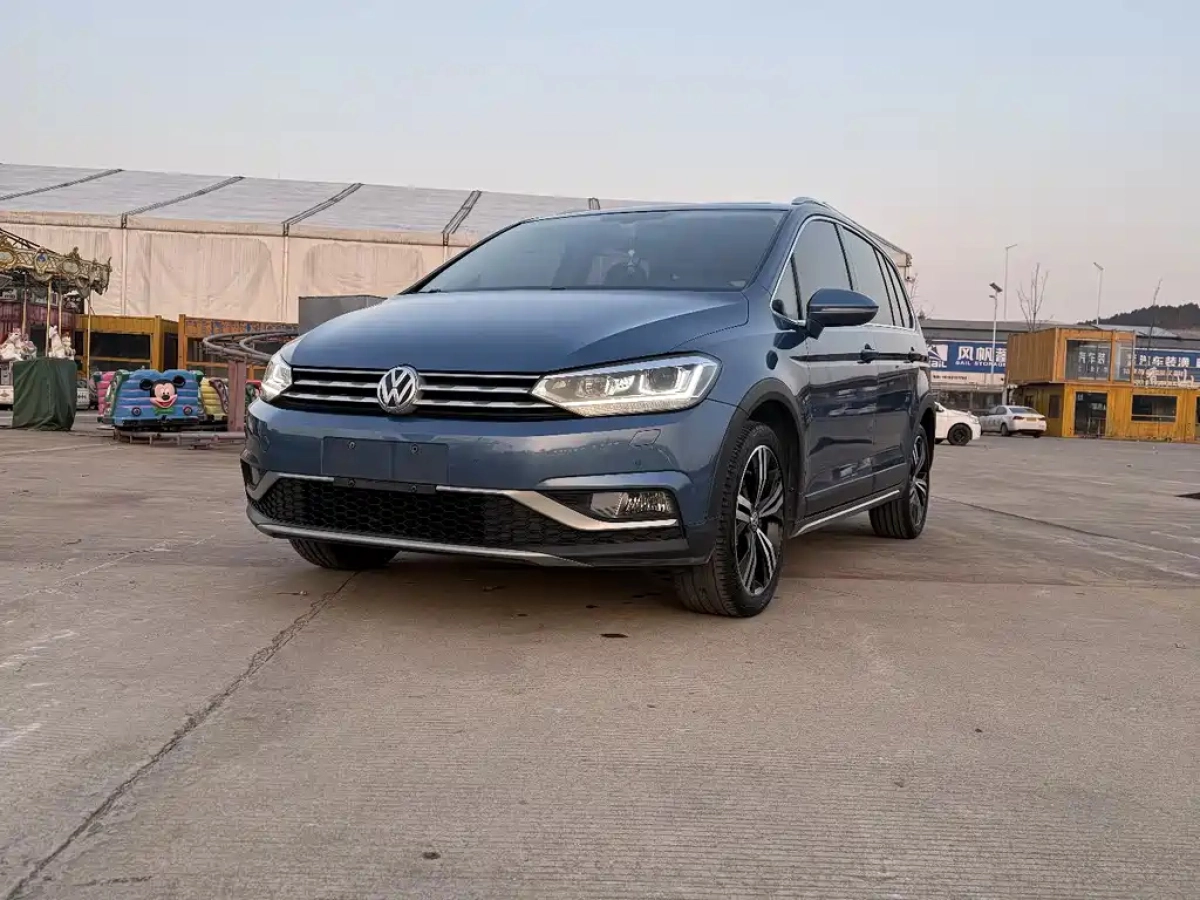 VOLKSWAGEN TOURAN  2021
