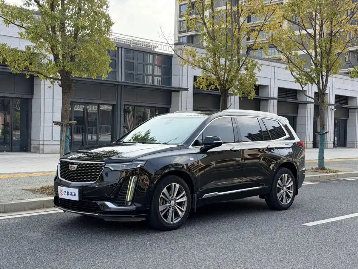 CADILLAC XT6