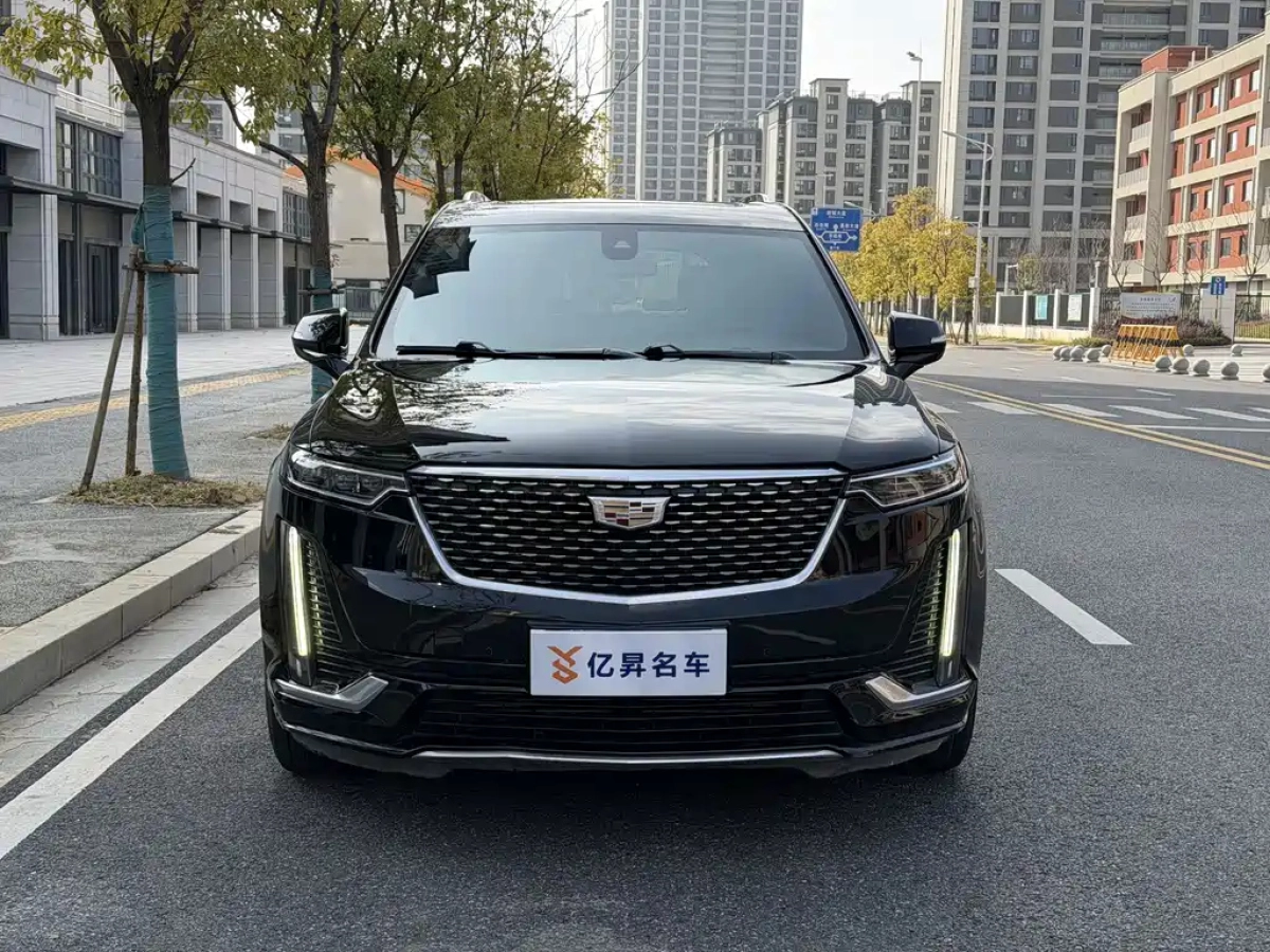 CADILLAC XT6