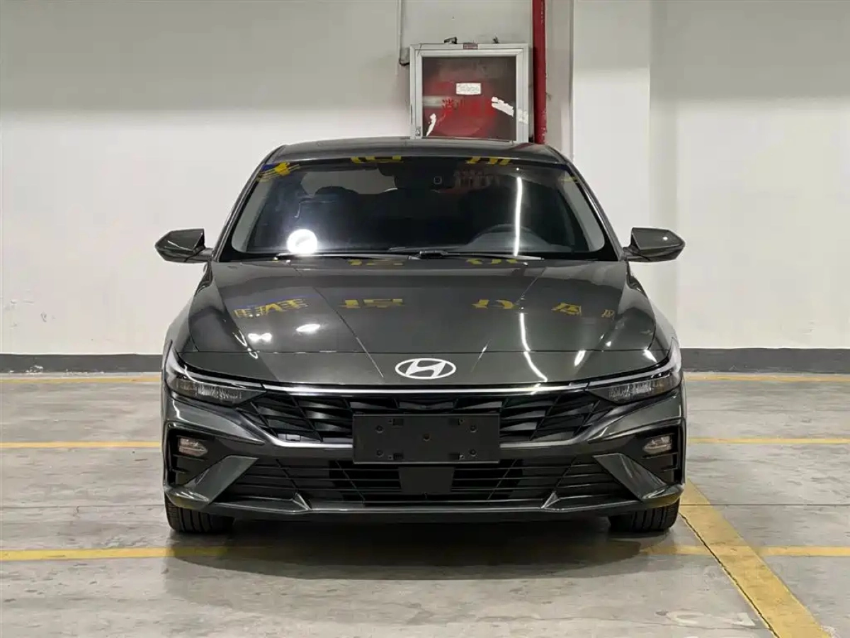 HYUNDAI ELANTRA
