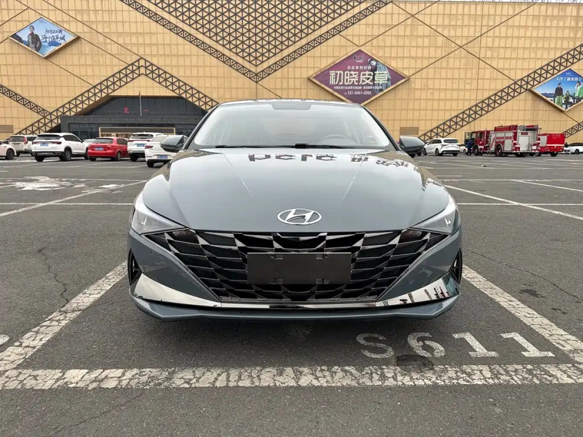 HYUNDAI ELANTRA