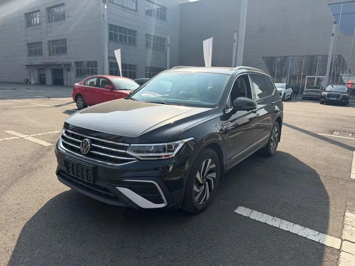 VOLKSWAGEN TIGUAN L  2024
