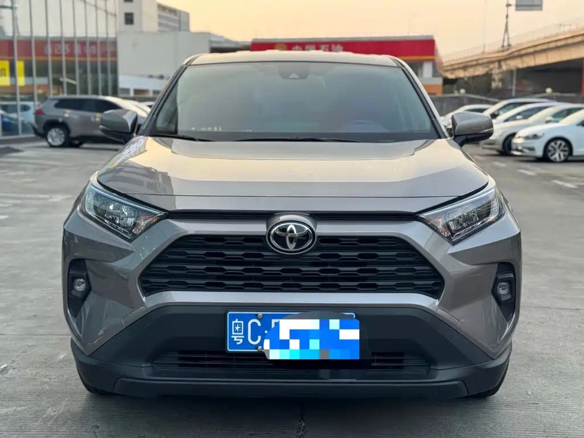 TOYOTA RAV4