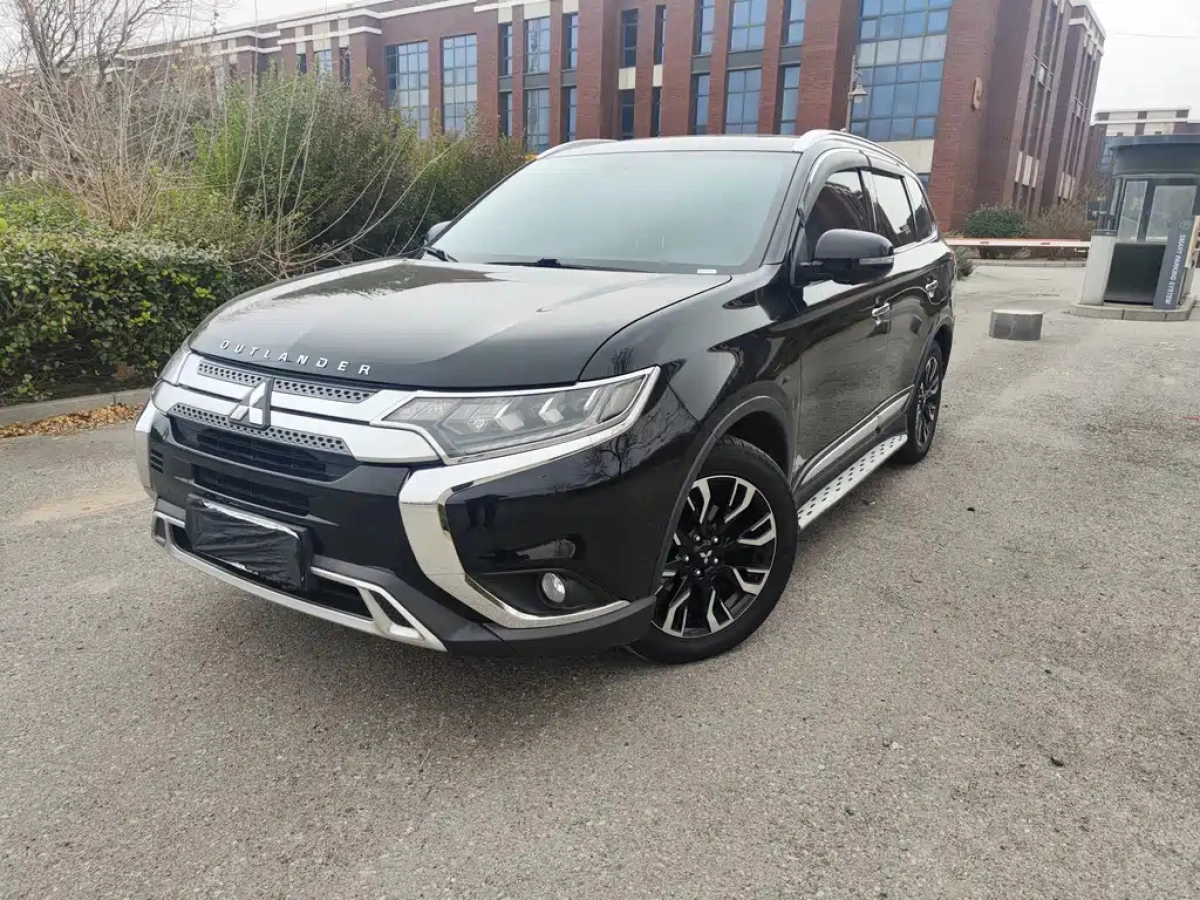 MITSUBISHI OUTLANDER  2020