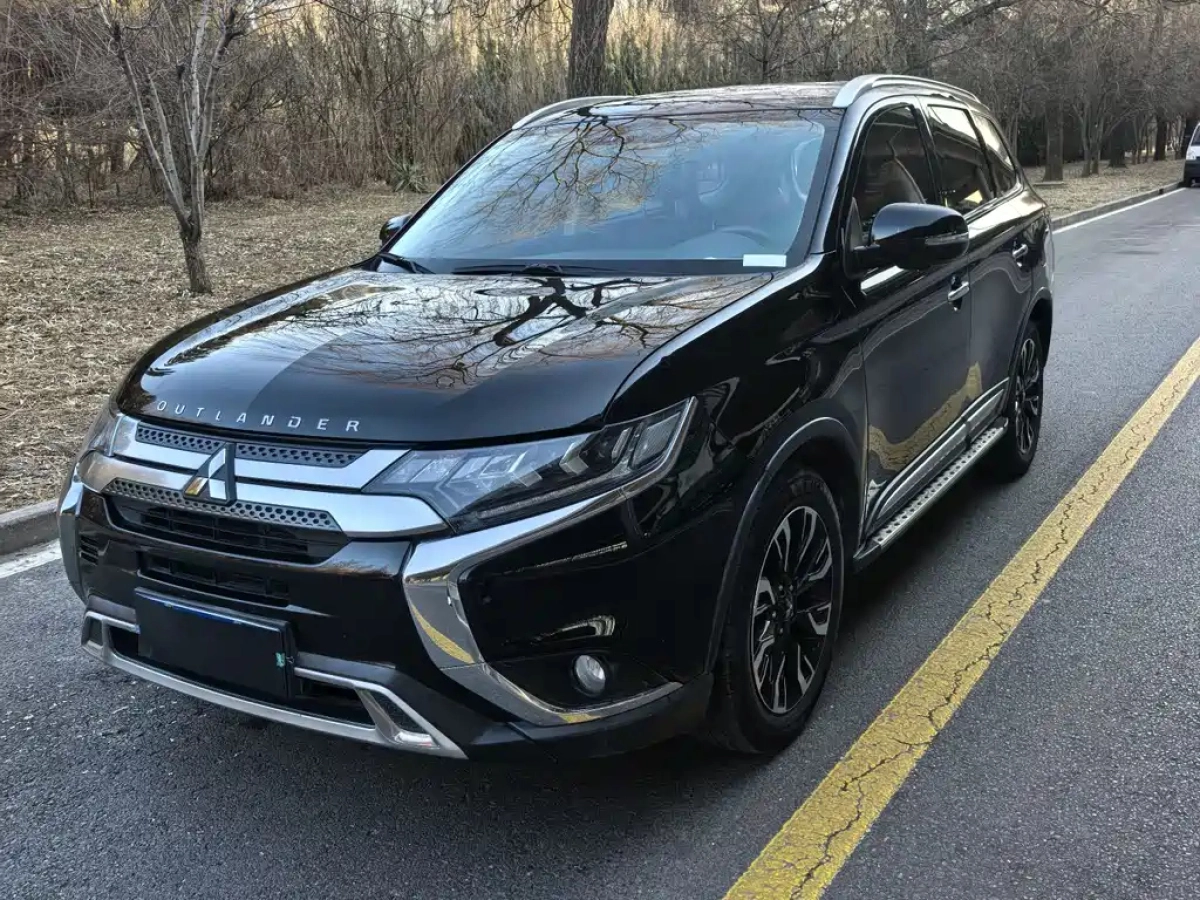 MITSUBISHI OUTLANDER  2020