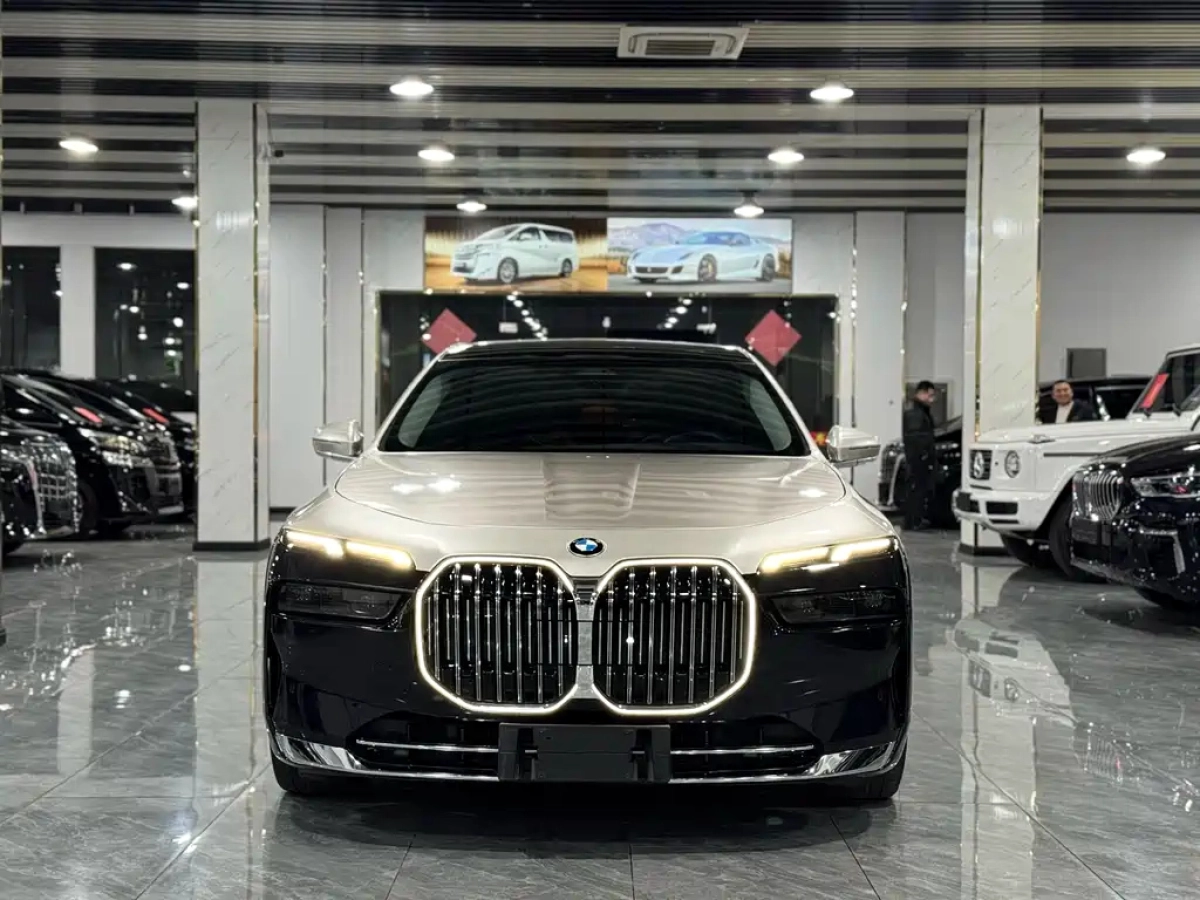 BMW 7-SERIES