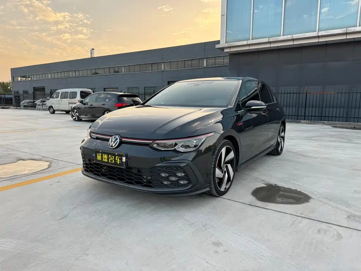 VOLKSWAGEN GOLF GTI  2021