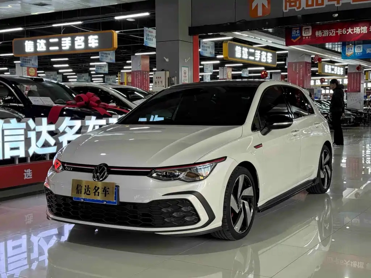 VOLKSWAGEN GOLF GTI  2021