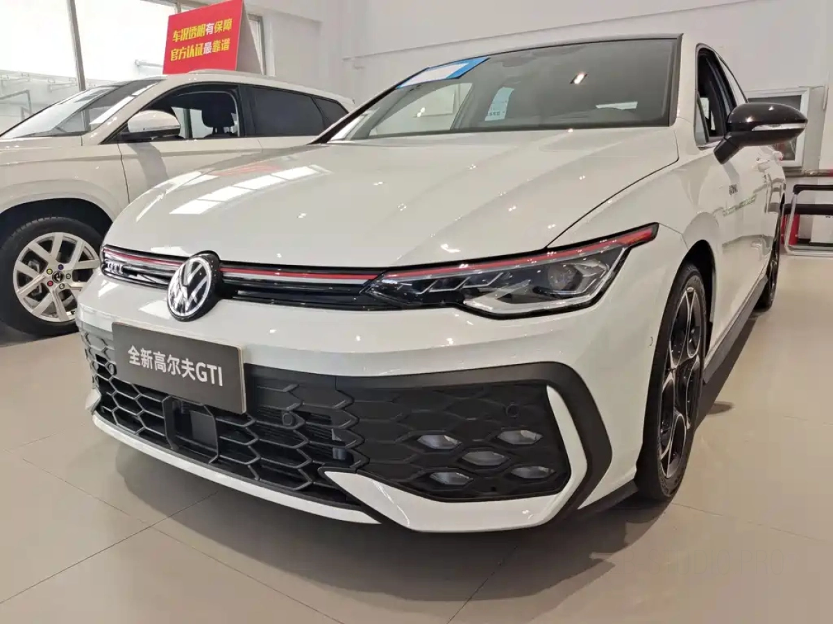 VOLKSWAGEN GOLF GTI  2026