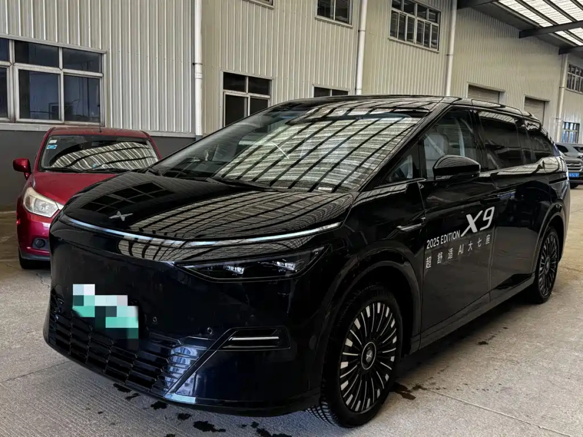 XPENG X9  2025
