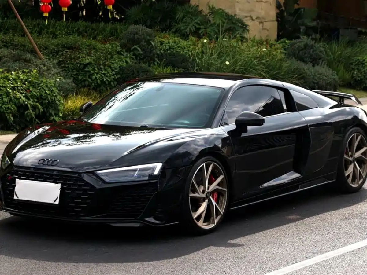 AUDI R8  2023