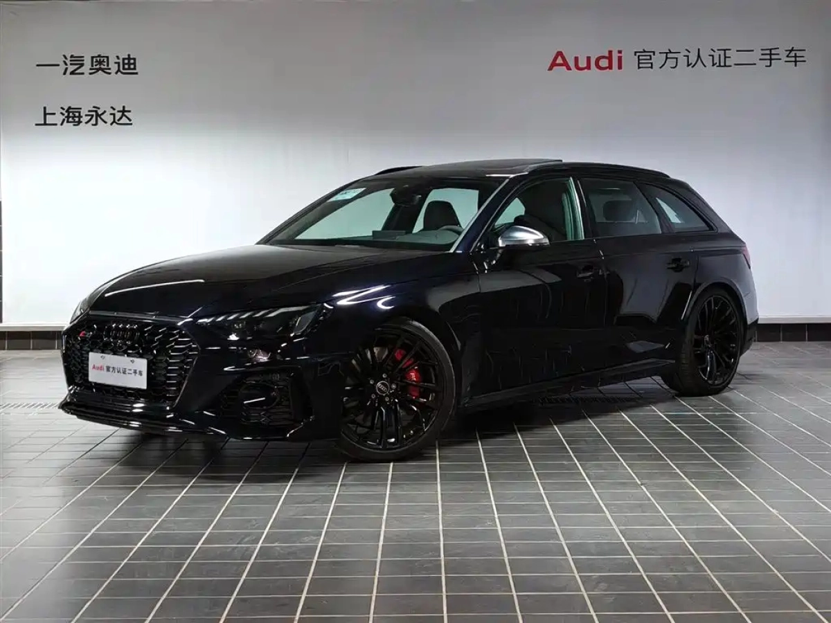 AUDI RS 4
