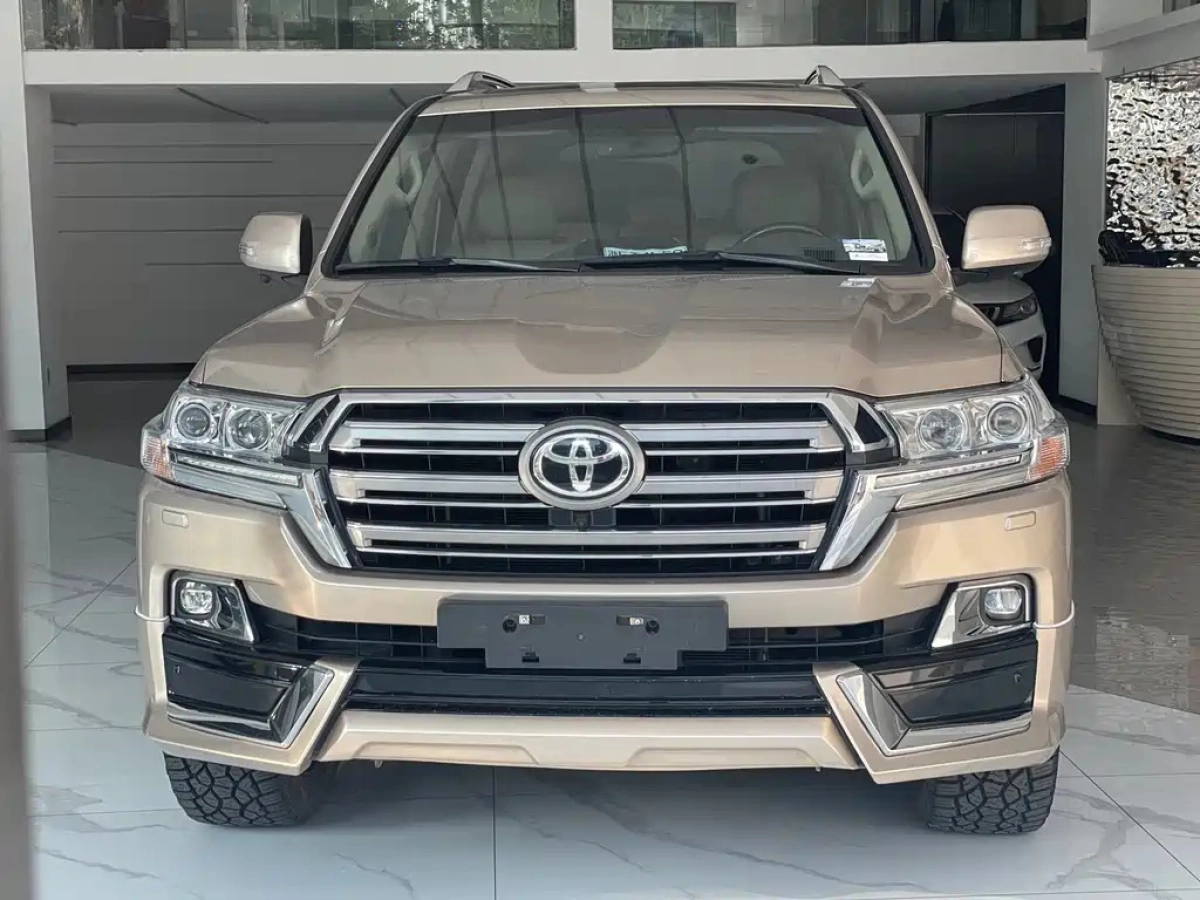 TOYOTA LAND CRUISER IMPORT