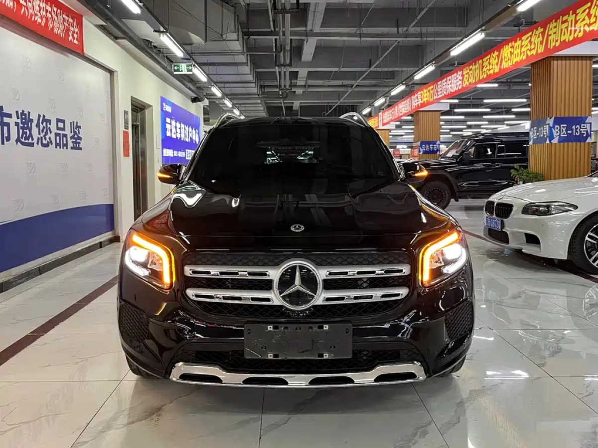 MERCEDES-BENZ GLB  2023