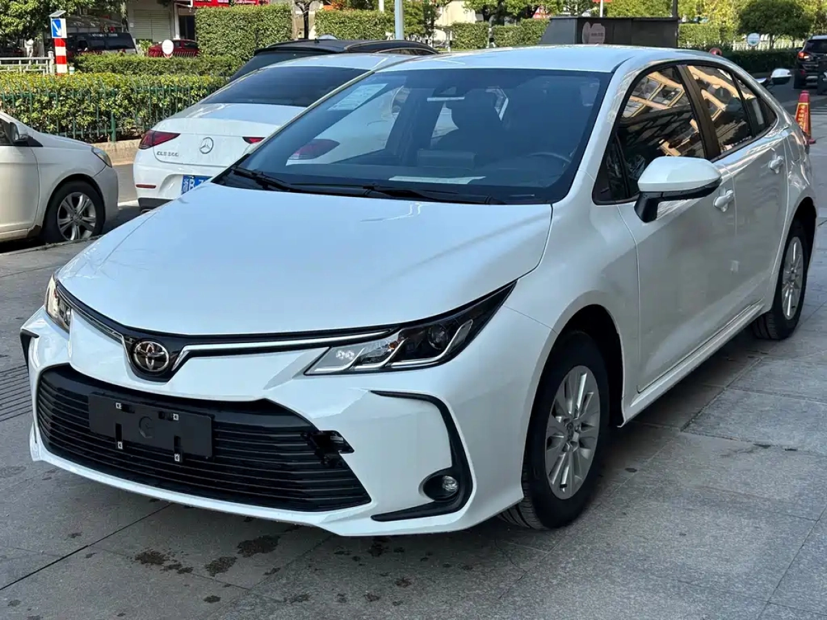 TOYOTA COROLLA  2025