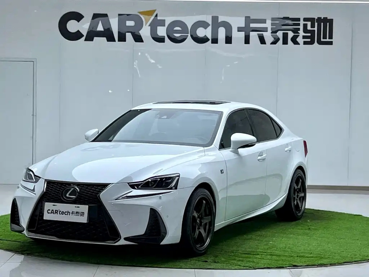 LEXUS IS  2019