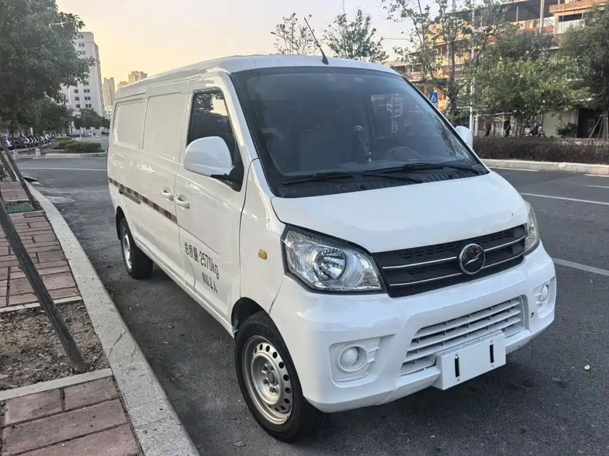 NEW LONGMA QITENG M70 EV