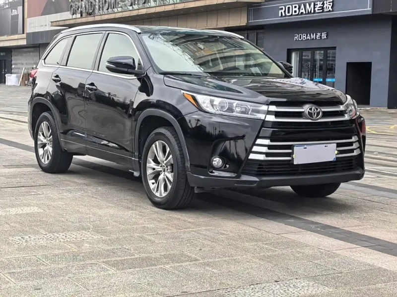 TOYOTA HIGHLANDER