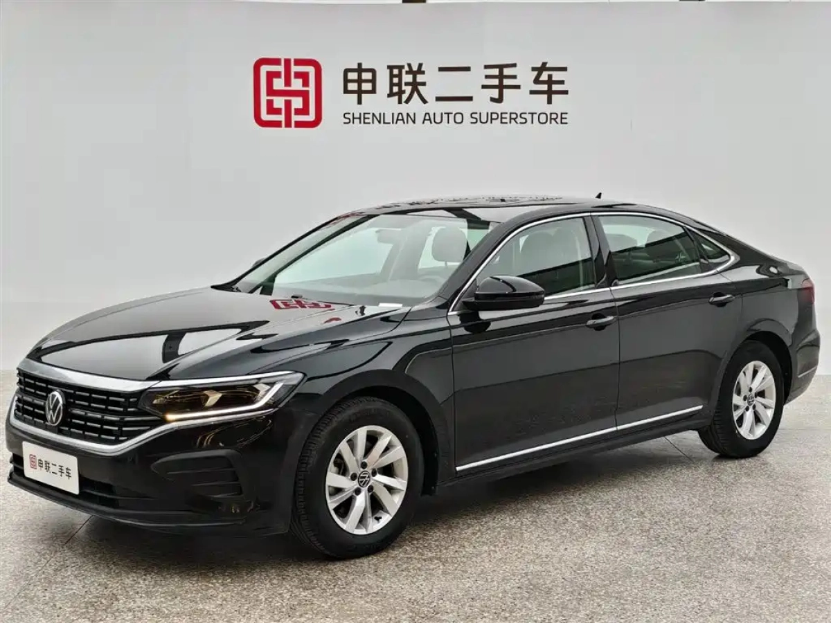 VOLKSWAGEN PASSAT  2024