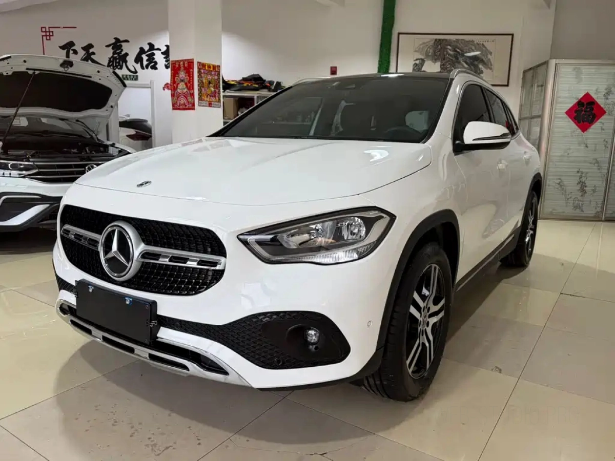MERCEDES-BENZ GLA  2022