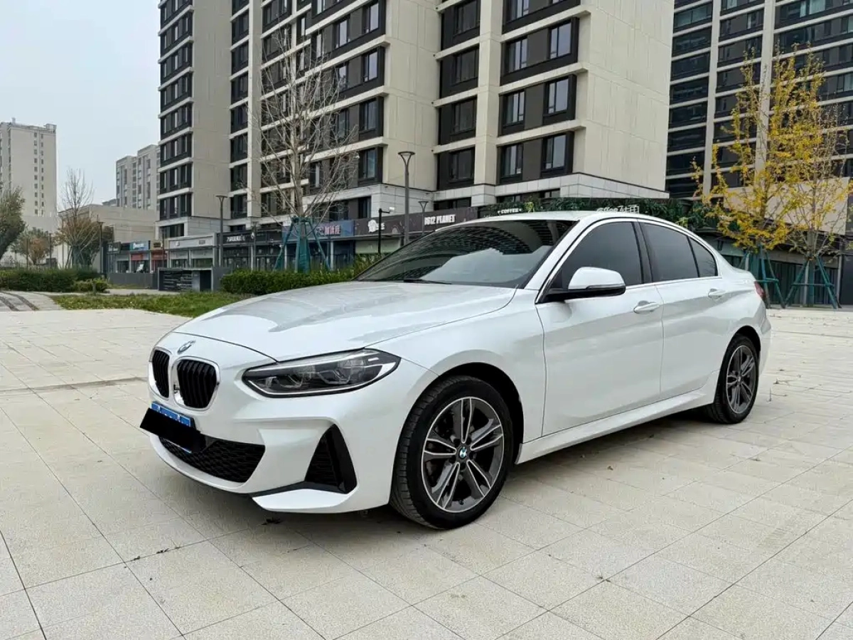 BMW 1-SERIES  2022