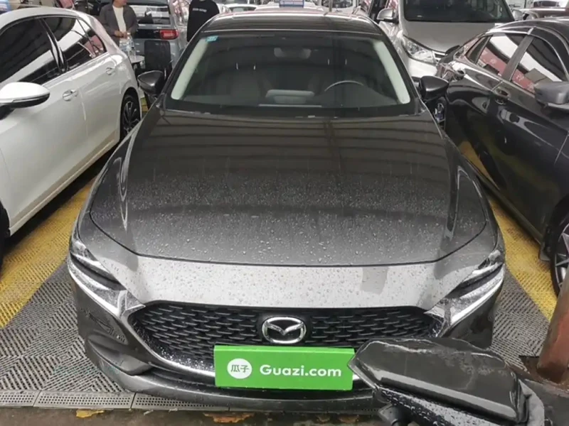 MAZDA 3 AXELA