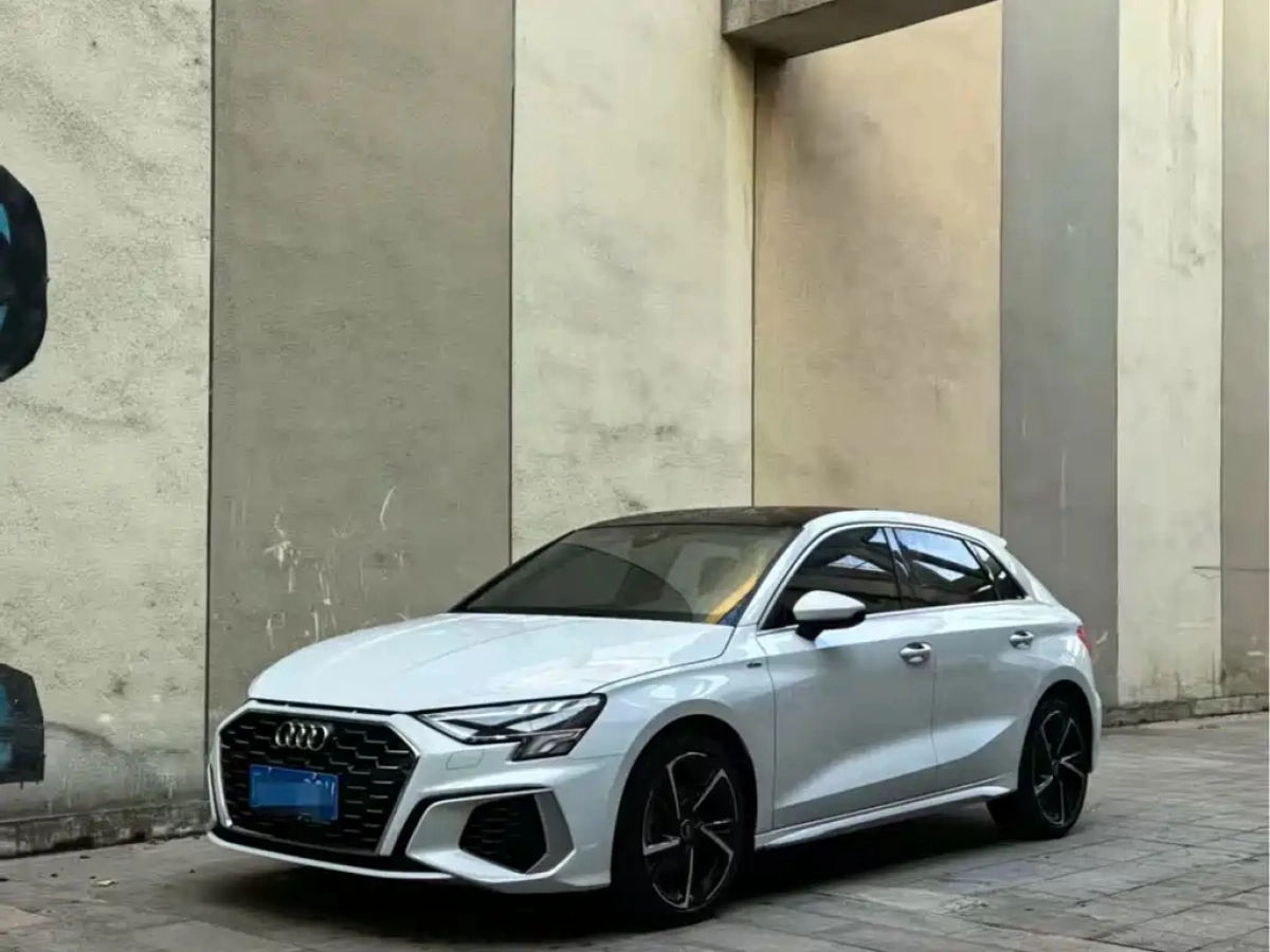 AUDI A3  2023
