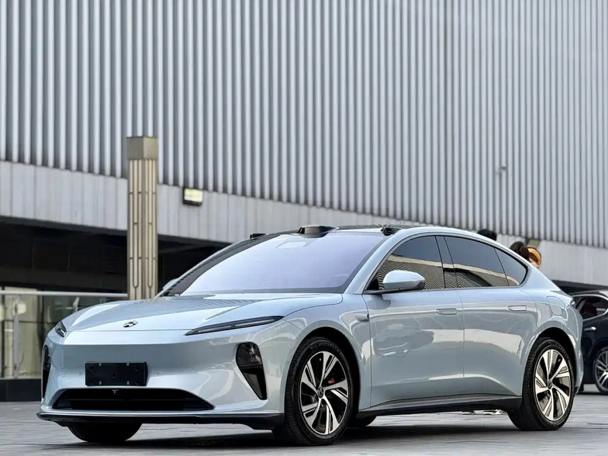 NIO ET5