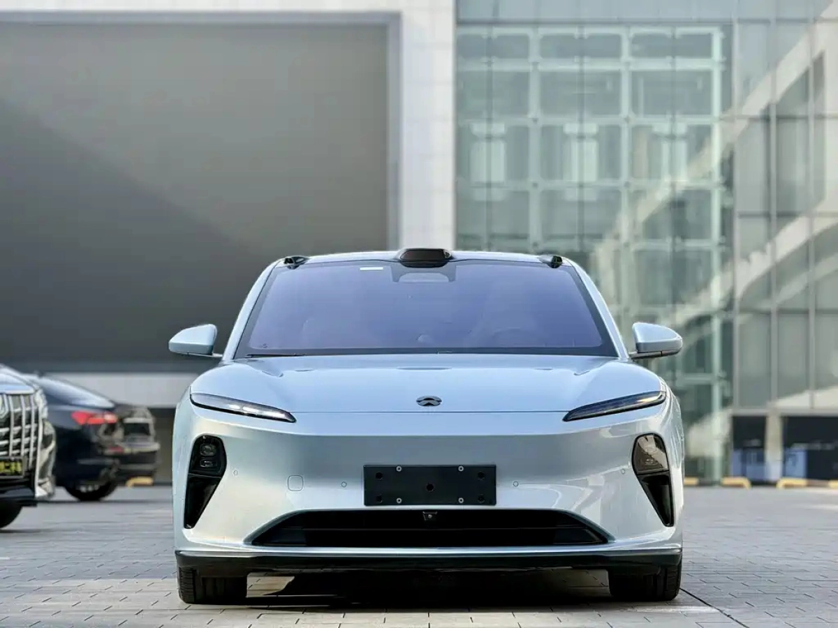 NIO ET5